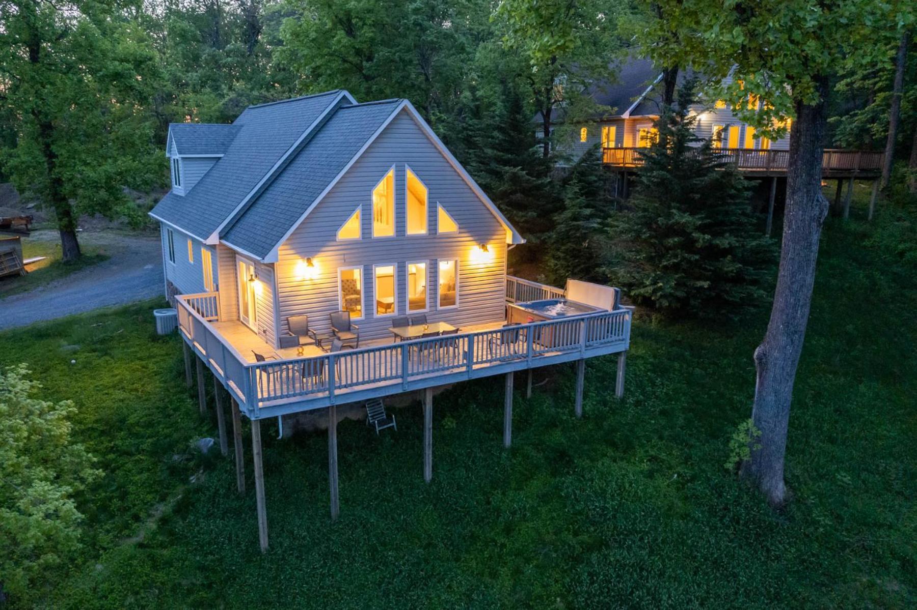 Love Ridge Mountain Lodging Lyndhurst Exterior photo