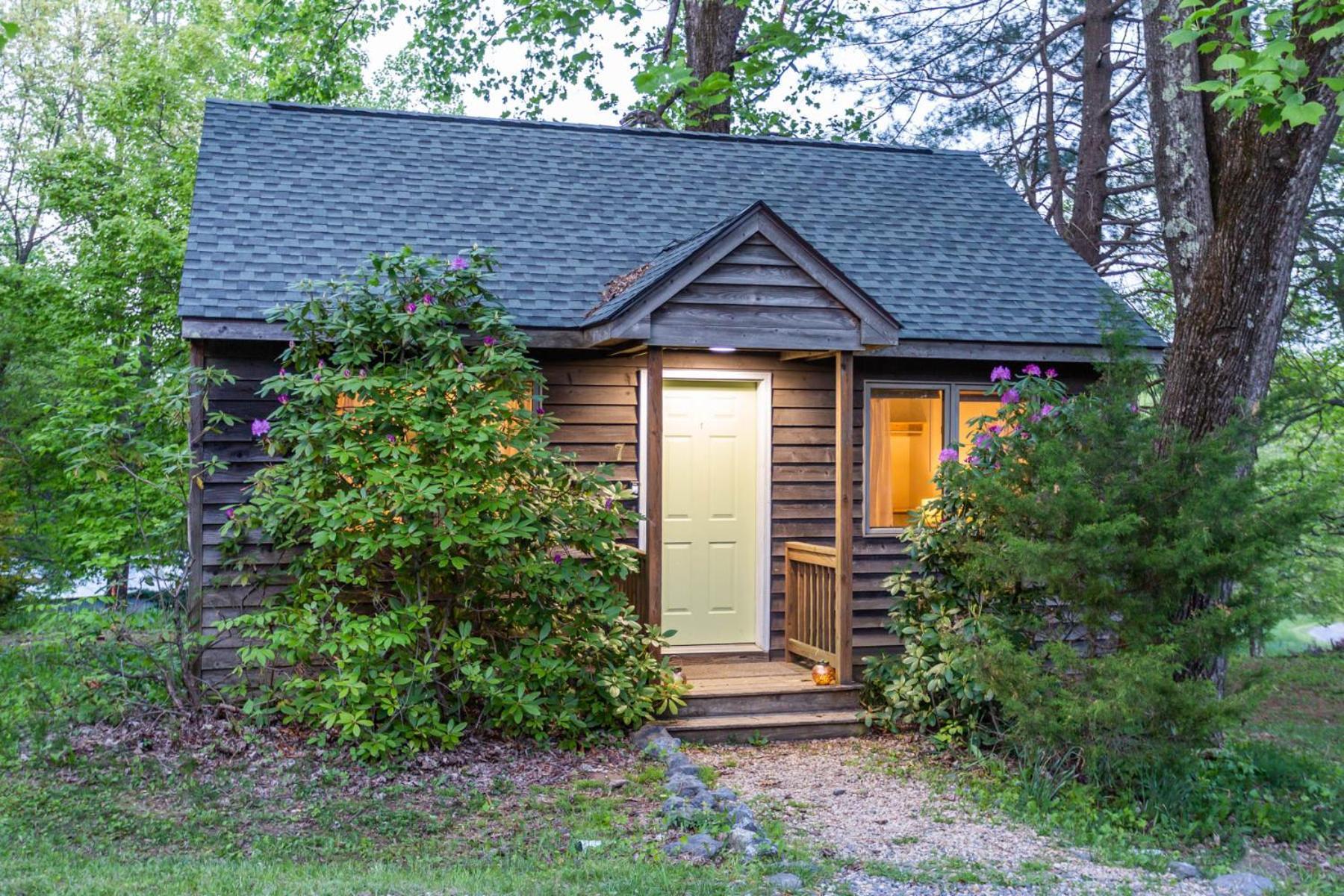 Love Ridge Mountain Lodging Lyndhurst Exterior photo